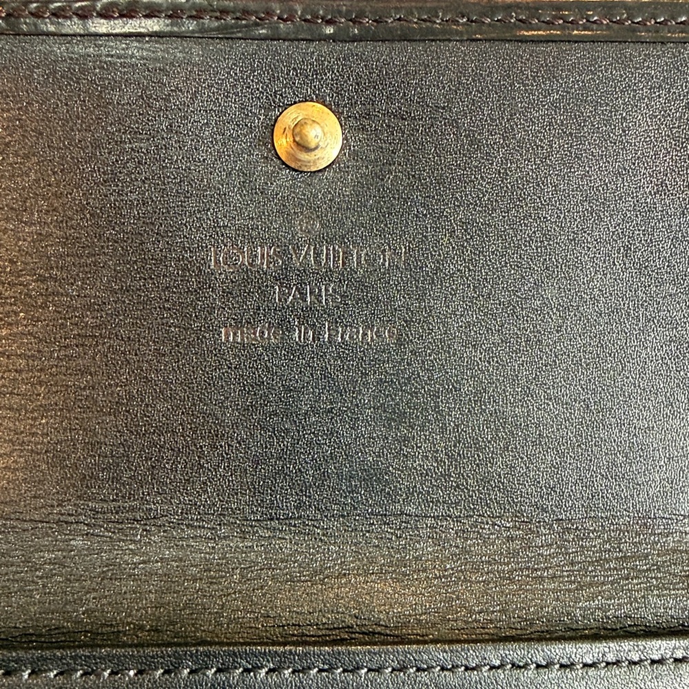 Louis Vuitton Porte-Feuille Elise trifold wallet crafted from black Epi leather - Picture 8 of 13